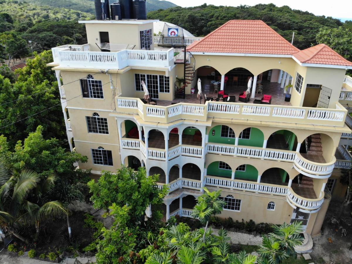 Takuma Boutque Hotel Hotel Rooms & Suites Montego Bay Exterior photo